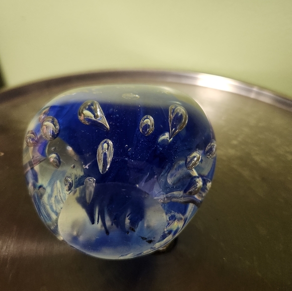 Beautiful Large Blue Paperweight with Bubbles in GUC - Picture 6 of 6